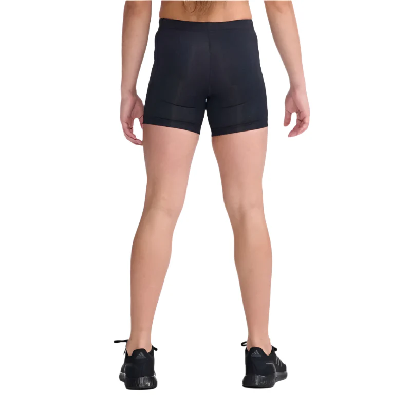 2XU Girls Compression 1/2 Shorts - Image 2